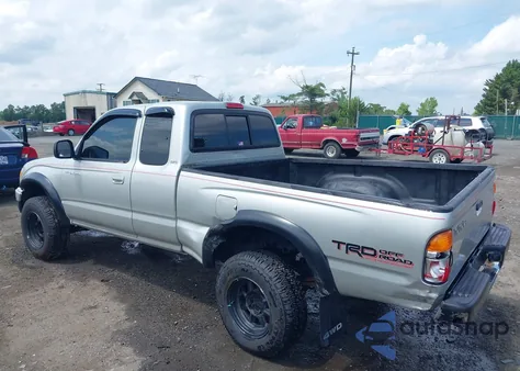 2004 Toyota Tacoma Base V6 z USA, uszkodzony, nr VIN 5TEWN72N84Z402318